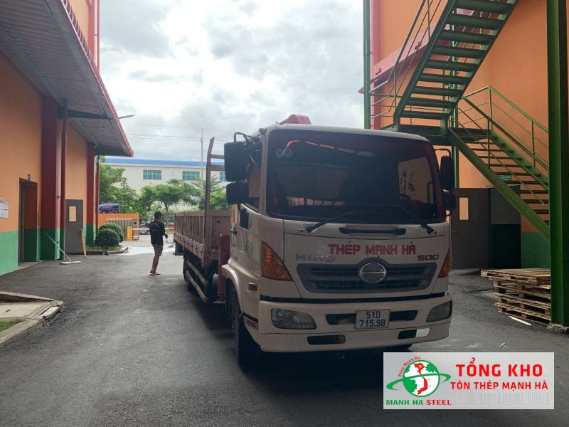 Liên hệ ngay Mạnh Hà để được tư vấn về sản phẩm thép hộp Việt Nhật