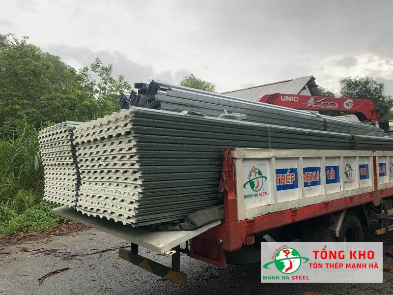 Liên hệ ngay Mạnh Hà được tư vấn báo giá mới tôn xốp Hòa Phát