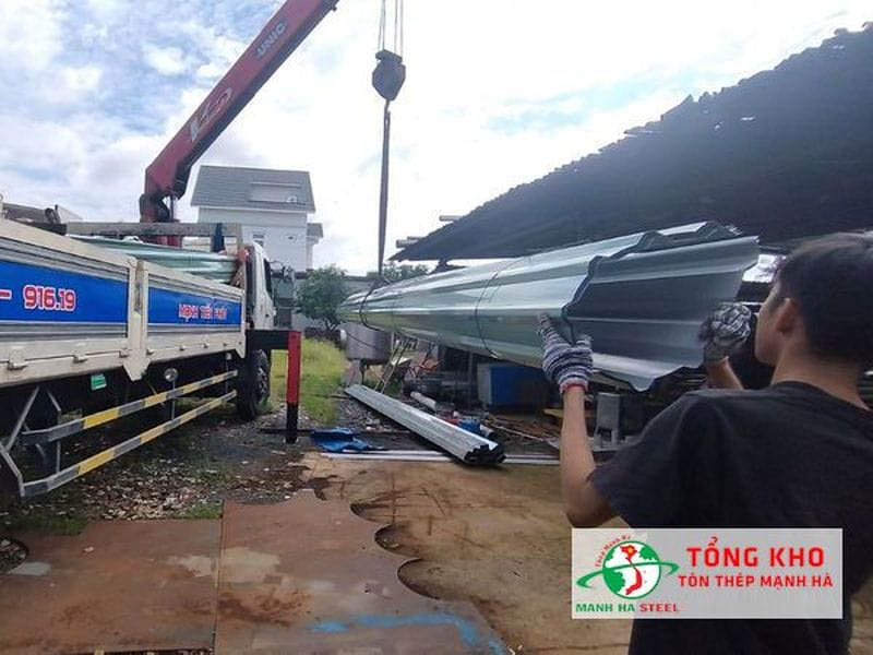 Liên hệ ngay Đại lý inox Mạnh Hà để được tư vấn về sản phẩm tôn giả ngói Olympic