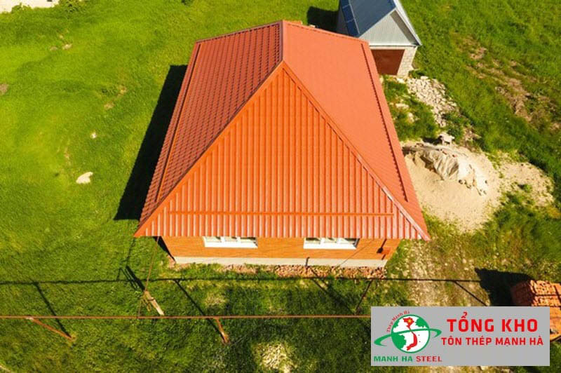 Nhà phố mái cam phong cách hiện đại