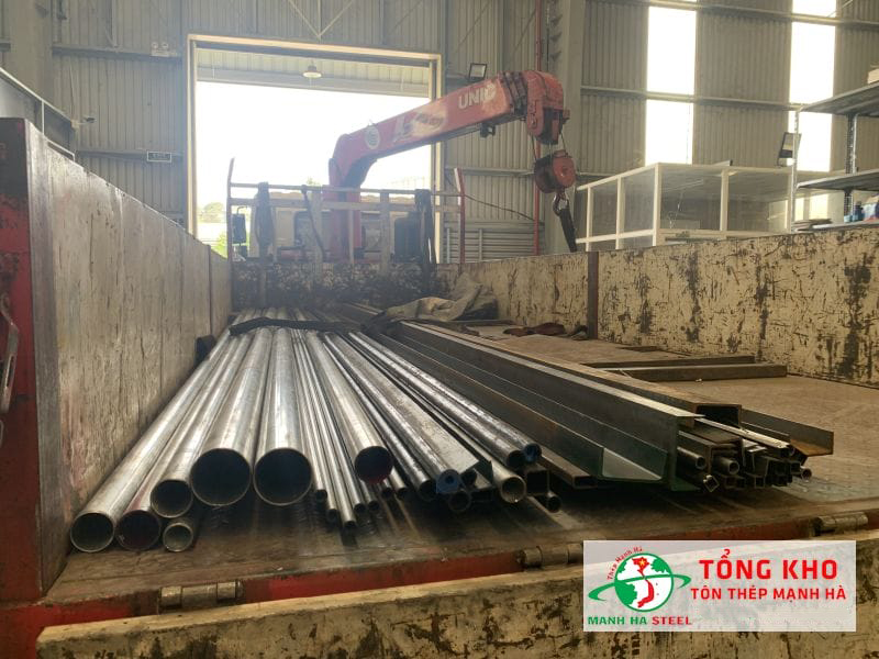 Đại lý inox Mạnh Hà cung cấp dịch vụ vận chuyển miễn phí tận nơi khi mua thép ống phi 34