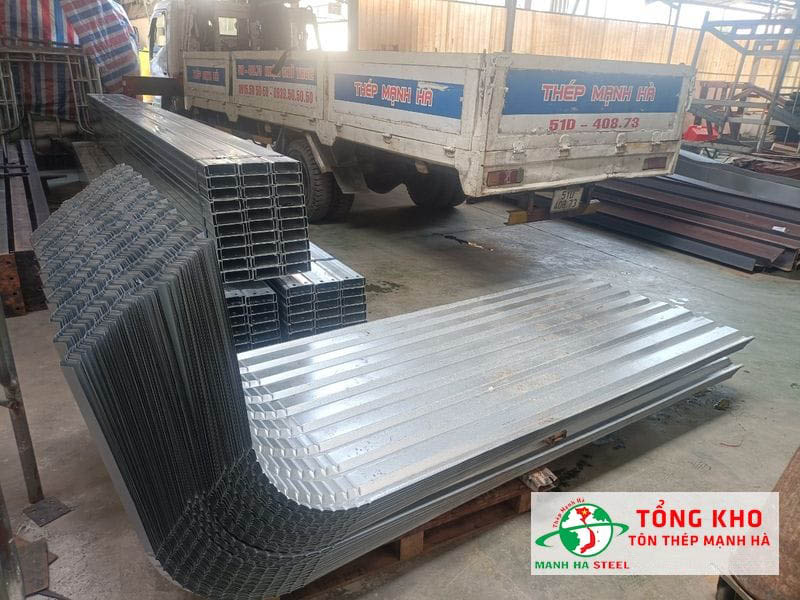 Đại lý inox Mạnh Hà là đại lý chuyên phân phối sản phẩm tôn nhựa chống nóng, miễn phí vận chuyển tận nơi
