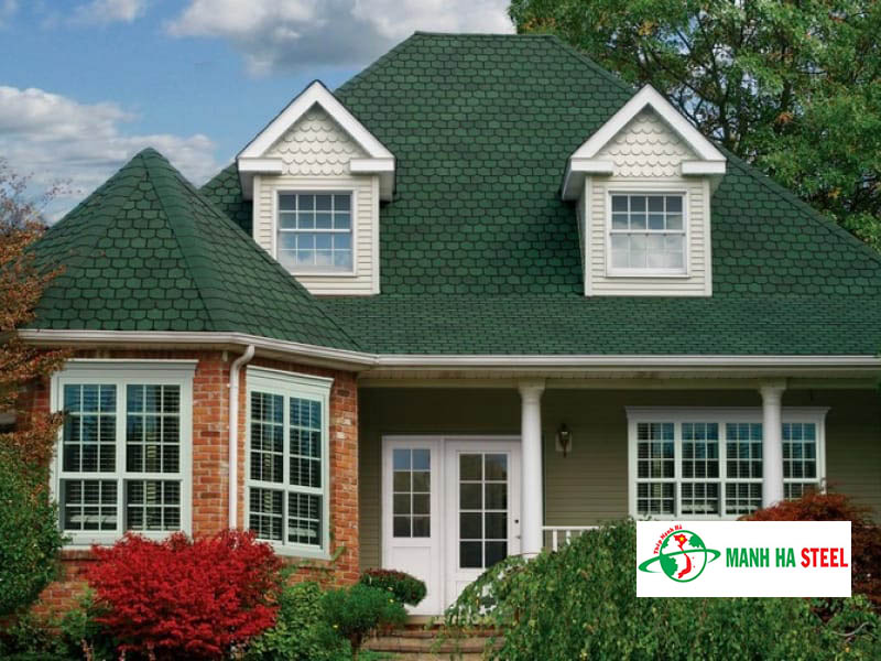 Nhà lợp ngói vảy cá màu xanh rêu