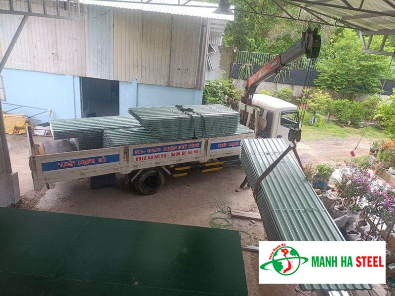 Mua tôn giả ngói màu xanh dương chất lượng cao, giá rẻ, uy tín, chiết khấu lên đến 3-7%