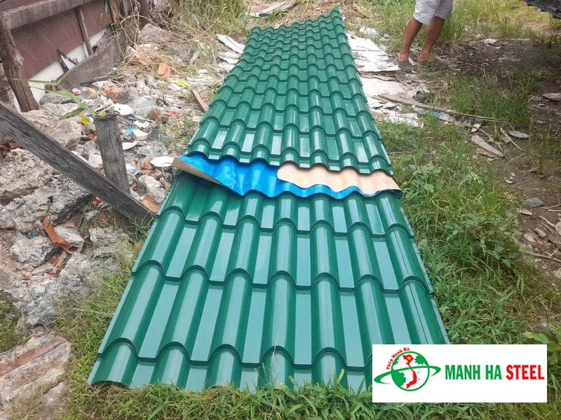 Đại lý inox Mạnh Hà là địa chỉ chuyên phân phối sản phẩm tôn màu xanh ngọc giá rẻ nhất thị trường