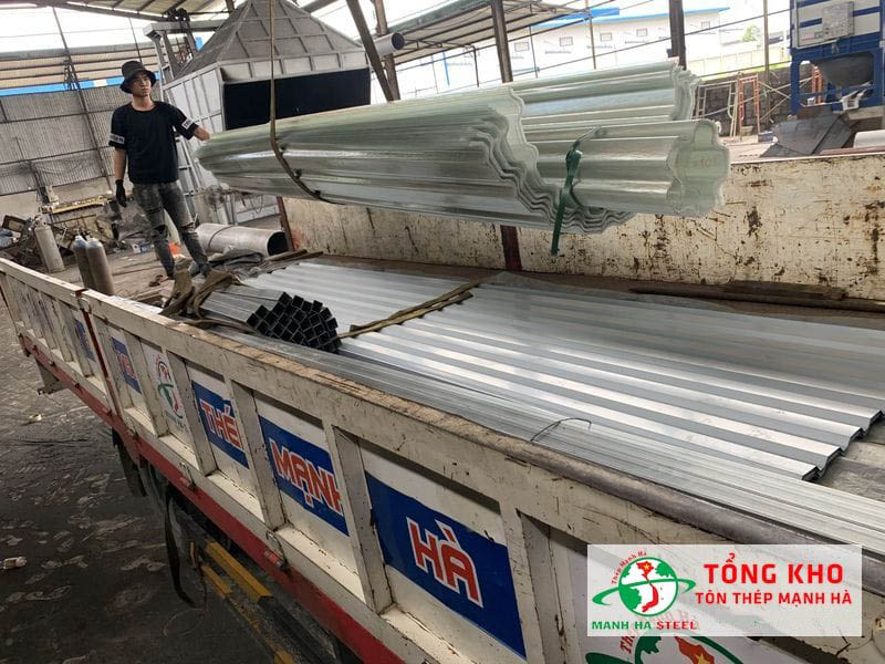 Mua tôn nhựa màu xanh chất lượng cao, giá rẻ tại Đại lý inox Mạnh Hà