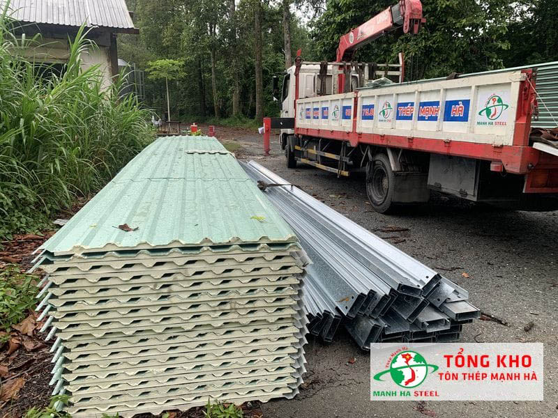 Mua tôn xốp Hòa Phát giá rẻ, chiết khấu cao 3-7% tại Đại lý inox Mạnh Hà
