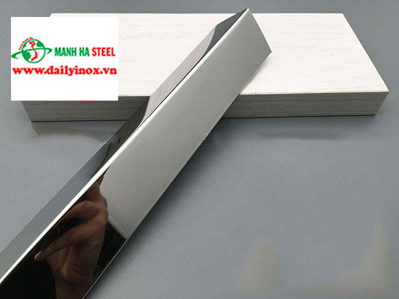nẹp inox góc tường