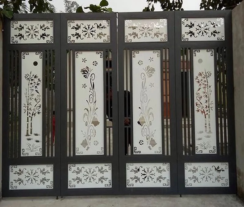 Nên Làm Cửa Sắt Hay Inox