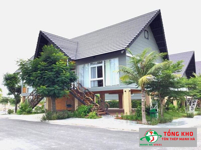 Nhà mái Thái lợp tôn ngói Ruby