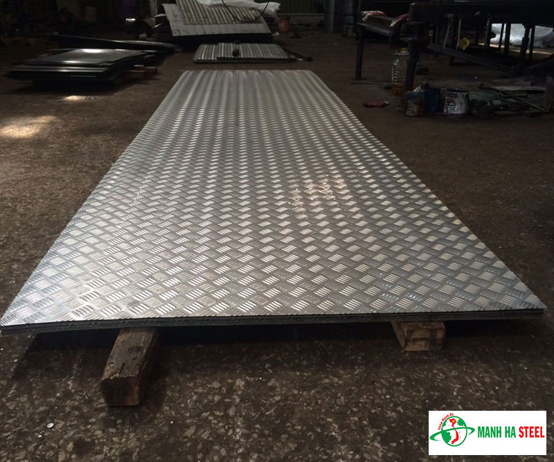 Những lợi ích tuyệt vời tấm gân đúc inox 304 mang lại