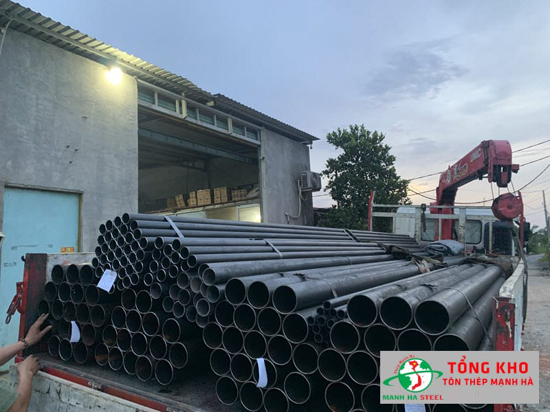 Ống đen Hòa Phát bền chắc, kháng ăn mòn tốt