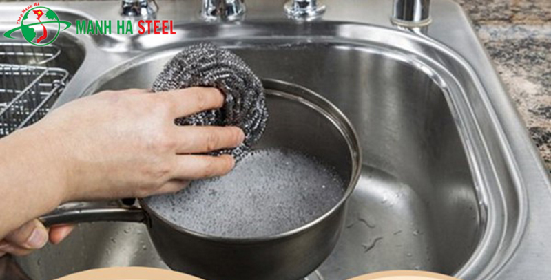 Không dùng búi thép cho inox