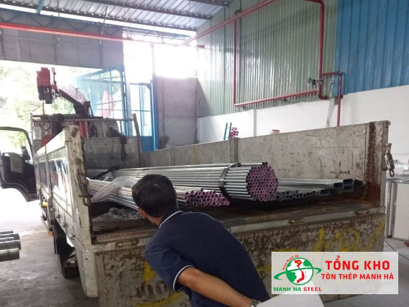 Thép ống Nhật Quang giá rẻ, miễn phí vận chuyển tại Đại lý inox Mạnh Hà