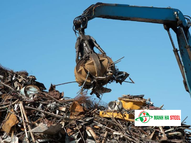 Thu gom thép phế liệu để tái chế