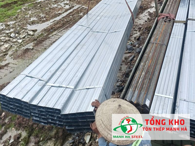 Mạnh Hà là đại lý chuyên phân phối sản phẩm thép hộp Vinaone chất lượng cao, uy tín nhất thị trường miền Nam
