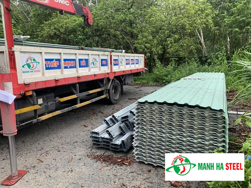 Mạnh Hà là đại lý chuyên phân phối sản phẩm tôn cách nhiệt Phương Nam giá rẻ nhất thị trường