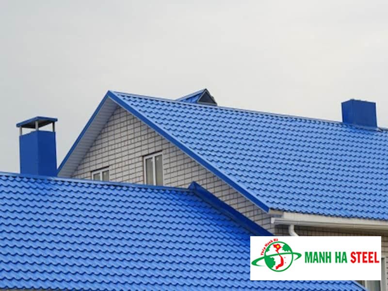 Nhà lợp tôn ngói xanh truyền thống