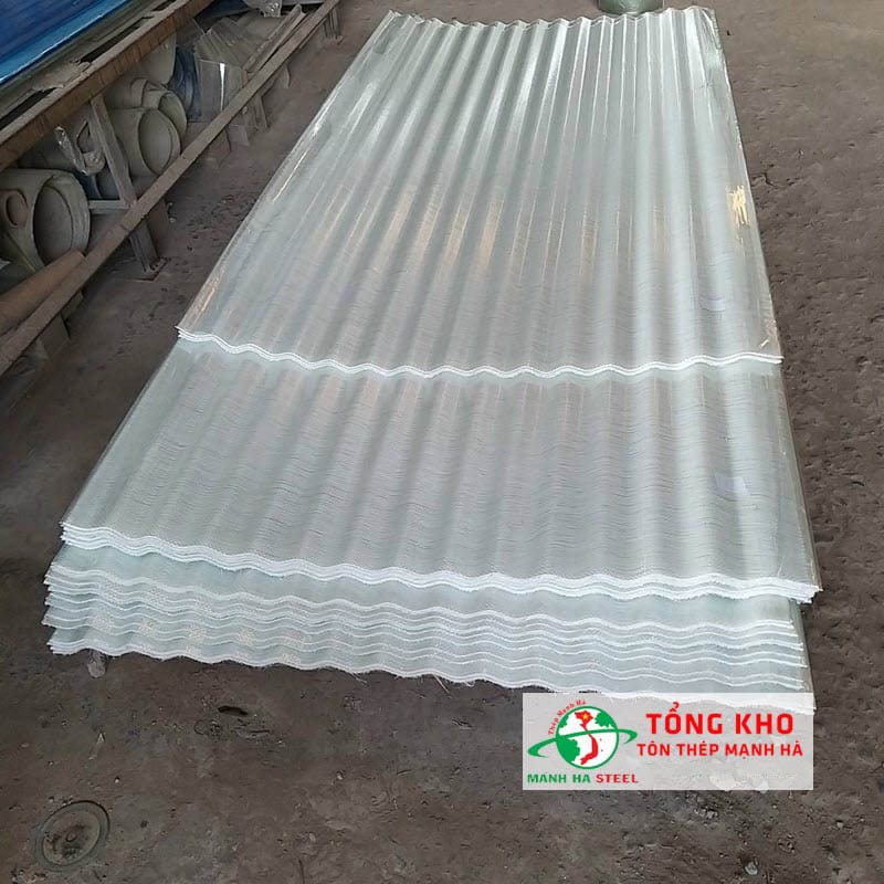 Đại lý inox Mạnh Hà là địa chỉ chuyên phân phối sản phẩm tôn lấy sáng composite chất lượng cao - giá rẻ