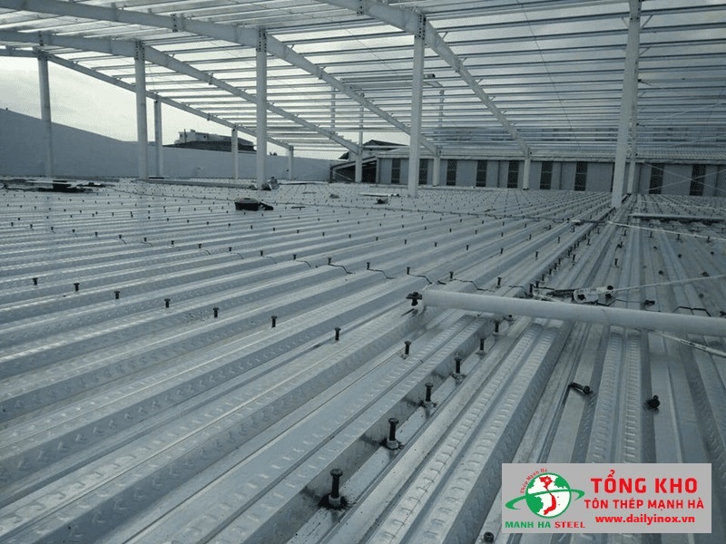 Công trình thi công tôn sàn deck Hòa Phát