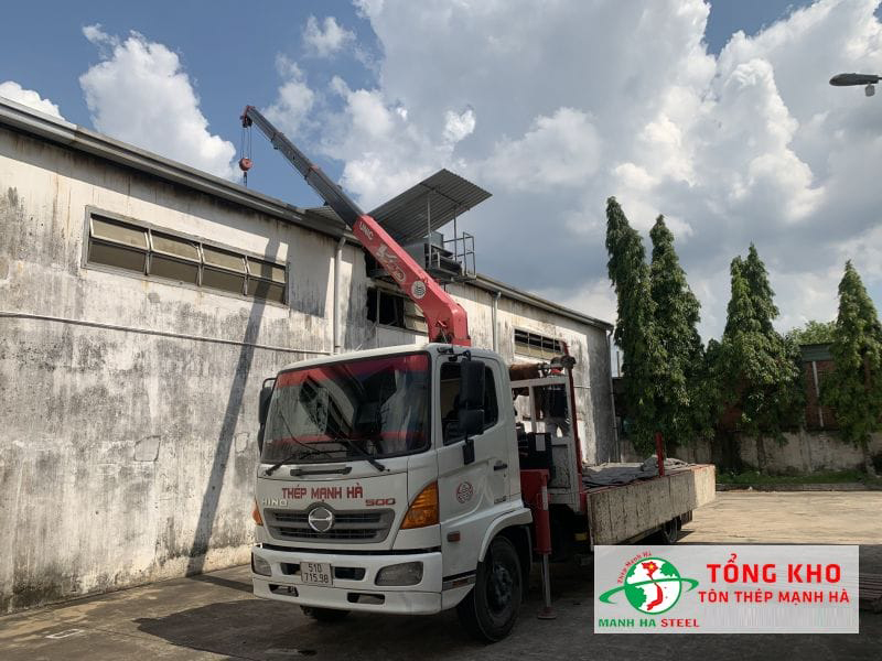 Đại lý inox Mạnh Hà chuyên phân phối các sản phẩm tôn thép chính hãng, có đầy đủ giấy tờ