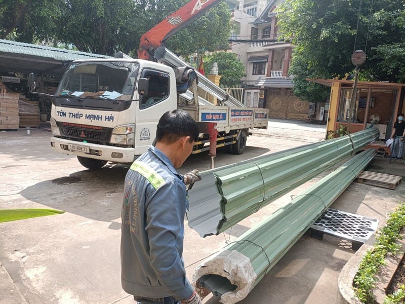 Tư vấn chọn kích thước, hỗ trợ cán tôn theo yêu cầu