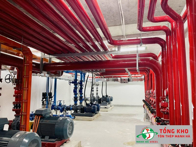 Ứng dụng lắp đặt đường ống trong các nhà máy