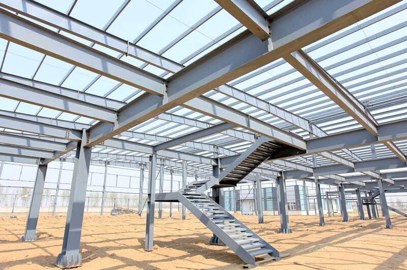 Sử dụng sắt H cỡ lớn làm khung dầm cột công trình nhà xưởng