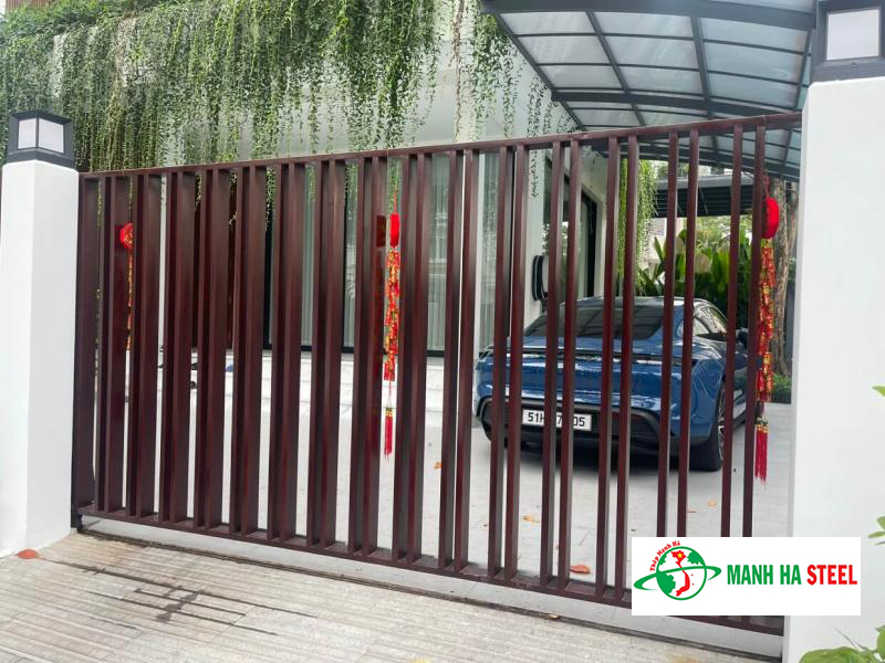 Sử dụng thép hình U80 làm cổng nhà dân dụng