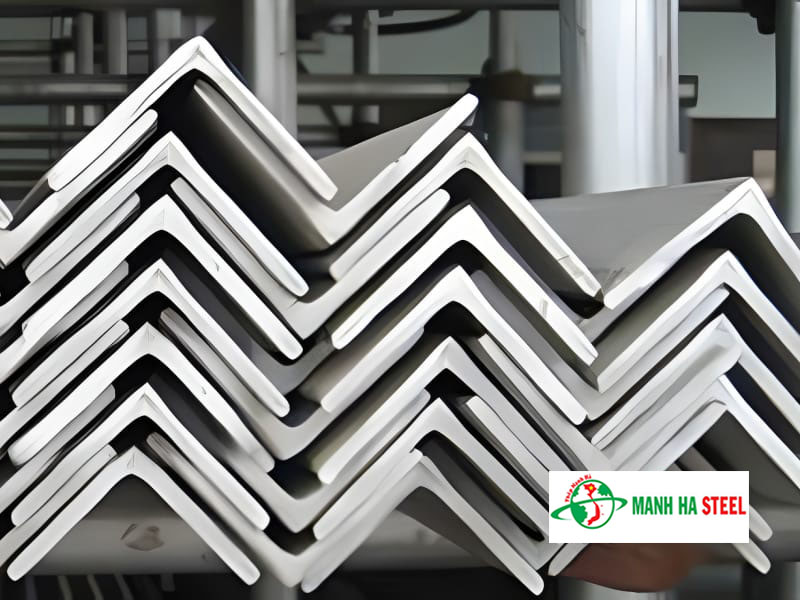 V inox 150x150 có mặt cắt hình V, hai cạnh kích thước bằng nhau 150mm, ứng dụng đa dạng trong nhiều lĩnh vực