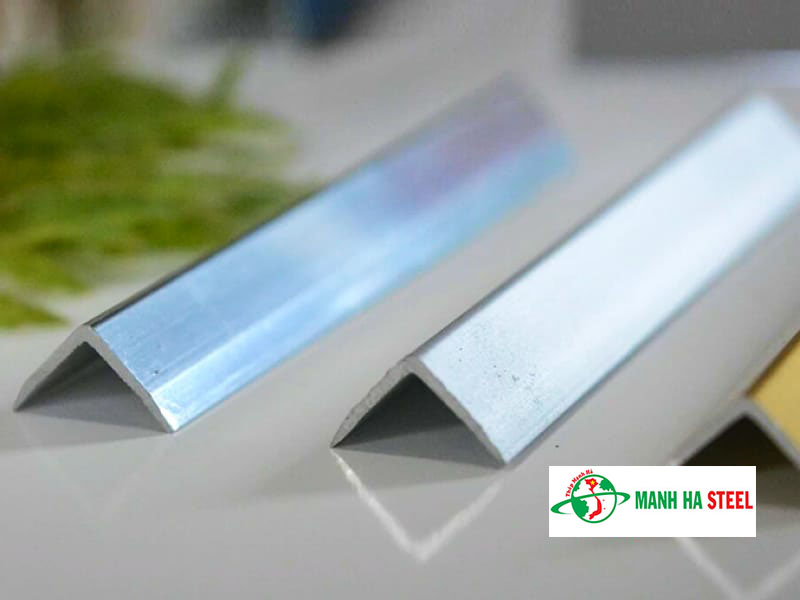 V inox 25x25 có kích thước cạnh là 25mm, mặt cắt hình V, chống rỉ sét tốt