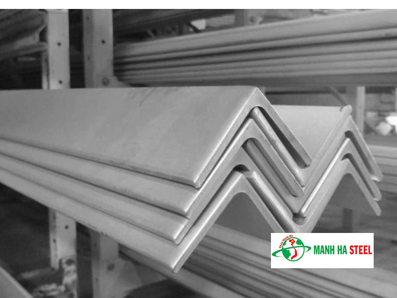 V inox 80x80 có là thép góc đều cạnh 80mm, sản xuất từ thép không gỉ có khả năng chống oxy hóa vượt trội