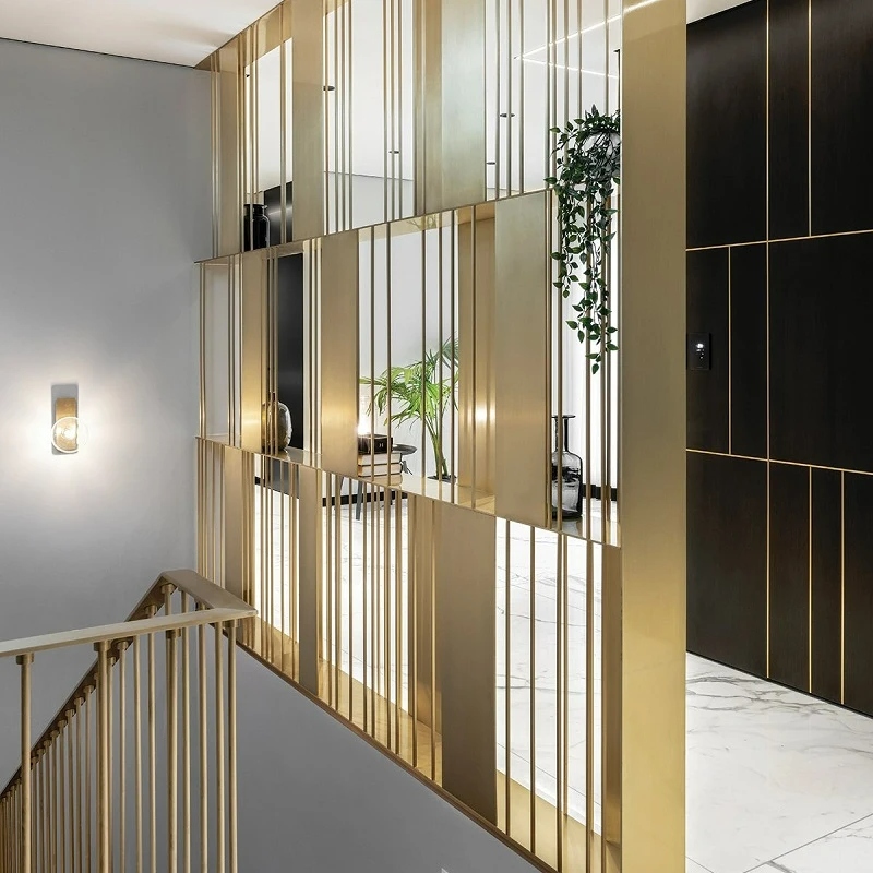 Vách Ngăn Inox Mạ Vàng kết hợp kệ