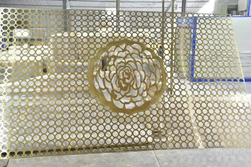 Vách Ngăn Inox Mạ Vàng hoa hồng