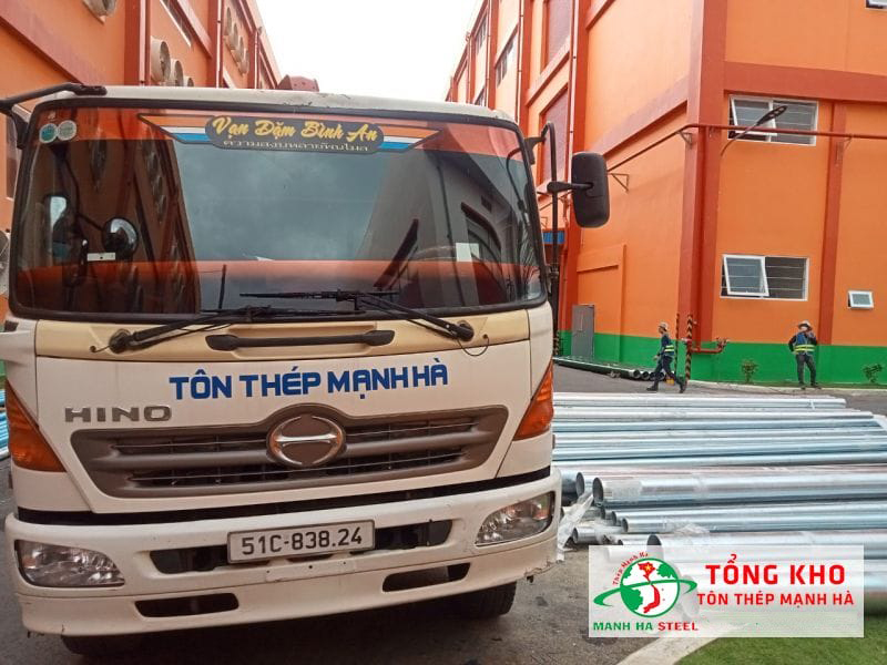 Vận chuyển miễn phí, giao hàng tận nơi khi mua thép ống mạ kẽm nhúng nóng tại Đại lý inox Mạnh Hà