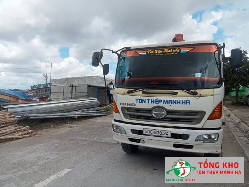 Vận chuyển thép hình I Á Châu tận công trình