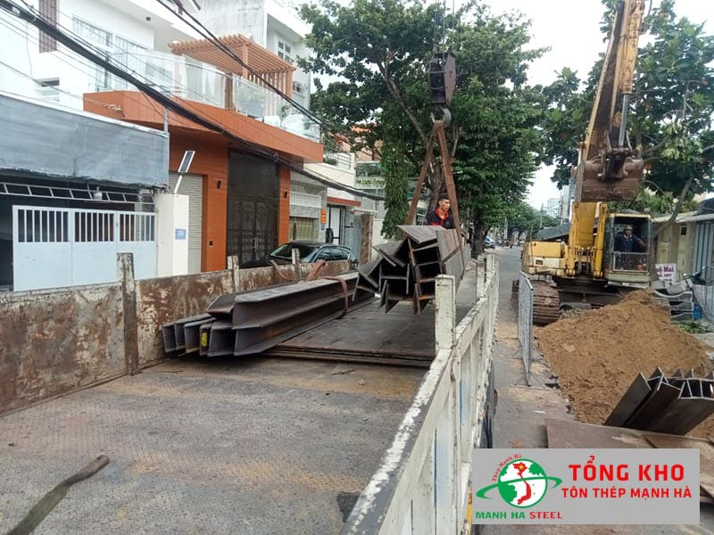 Vận chuyển thép hình I350 tận công trình khu vực TPHCM, miền Nam