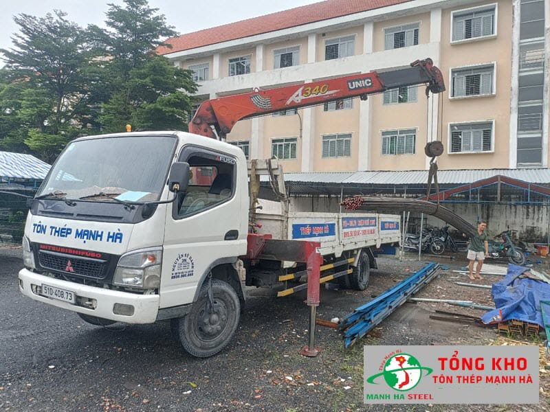 Vận chuyển thép Việt Mỹ tới công trình khu vực TPHCM, miền Nam