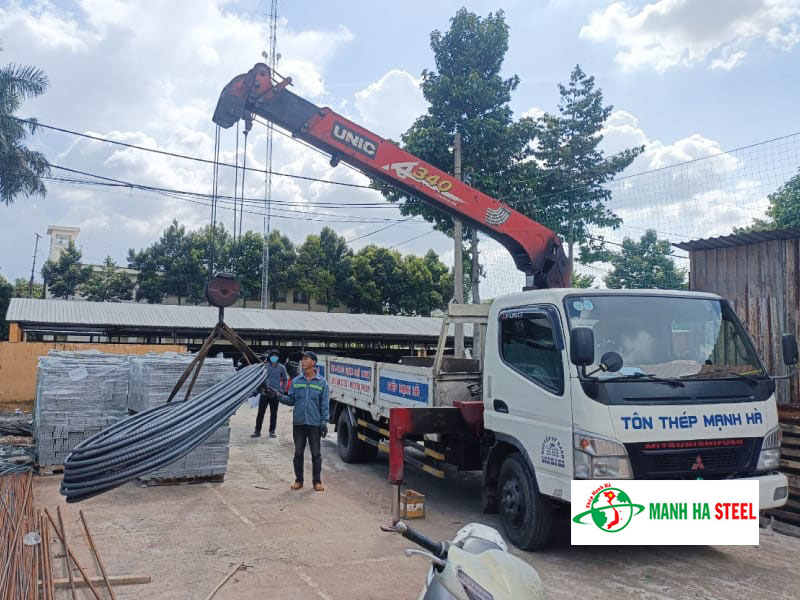 Đại lý inox Mạnh Hà hỗ trợ vận chuyển thép Việt Nhật tận nơi