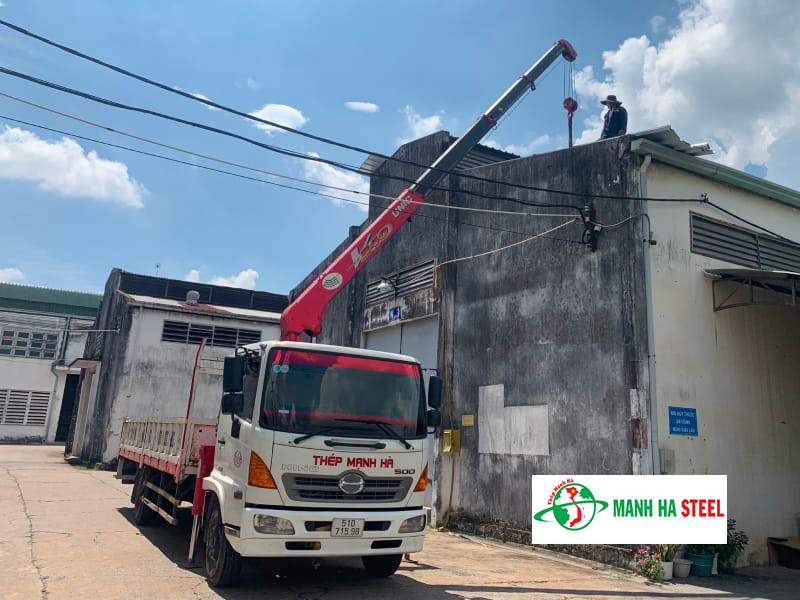 Mạnh Hà vận chuyển tôn cuộn mạ kẽm tận nơi
