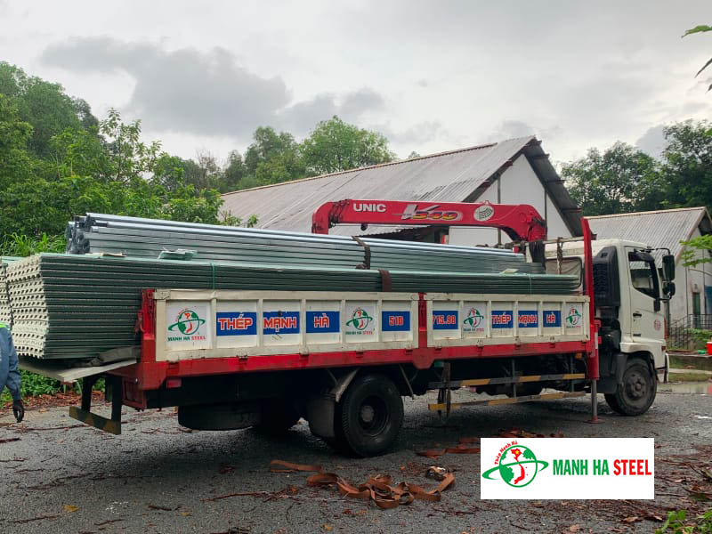 Vận chuyển tôn màu xanh lá cây tận nơi, toàn Miền Nam