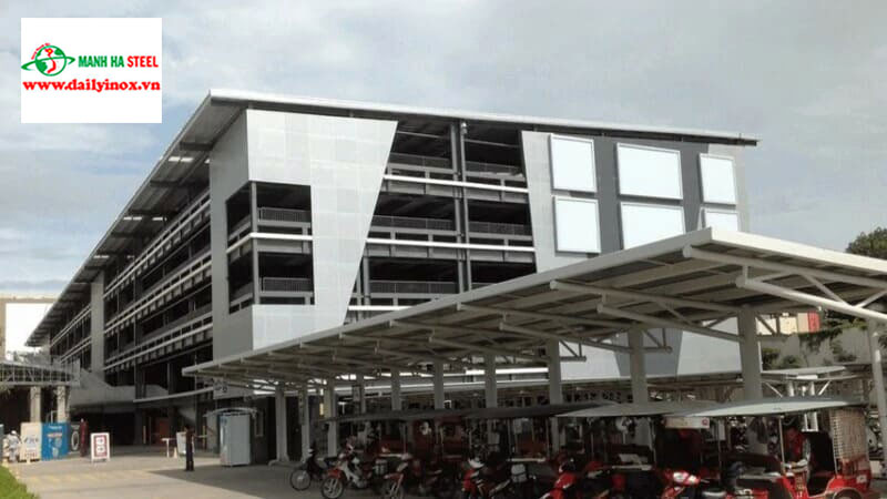 Bãi đậu xe từ kết cấu thép cứng cáp, thiết kế mái bằng